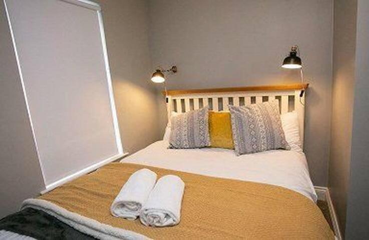 Amazing 3 Bedroom Home, Prime Bt1 Postcode And City Centre Location Belfast Extérieur photo